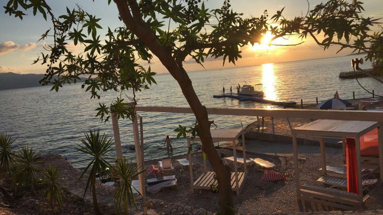 Bougainville Bay Resort - Villa 11 Sarande Bagian luar foto