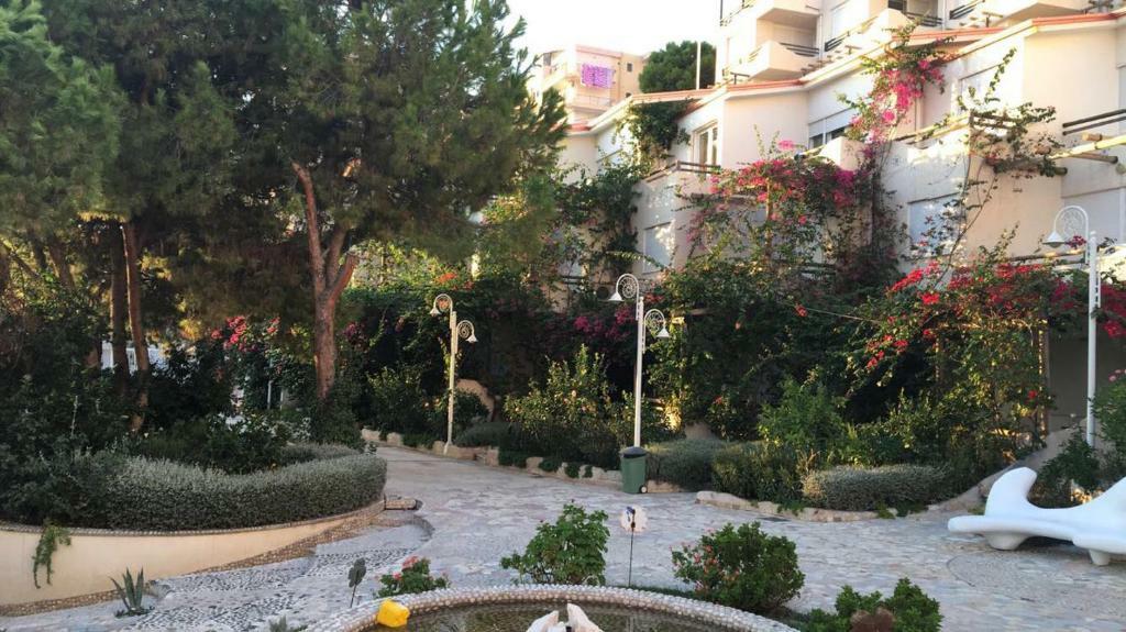 Bougainville Bay Resort - Villa 11 Sarande Bagian luar foto