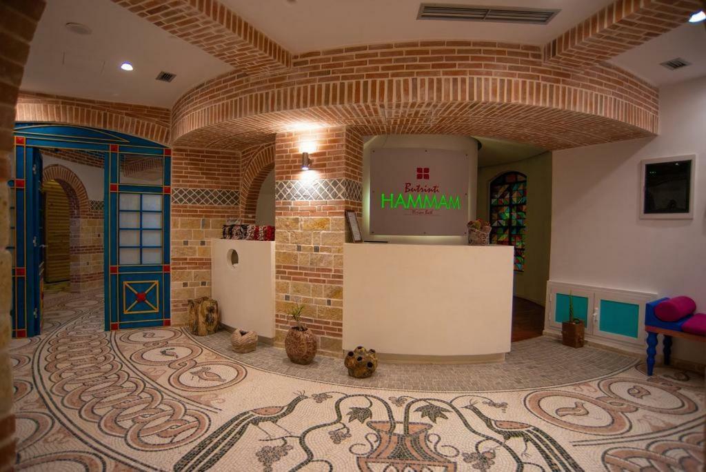 Bougainville Bay Resort - Villa 11 Sarande Bagian luar foto