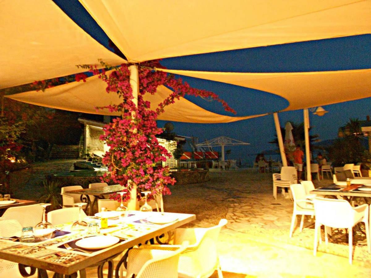 Bougainville Bay Resort - Villa 11 Sarande Bagian luar foto
